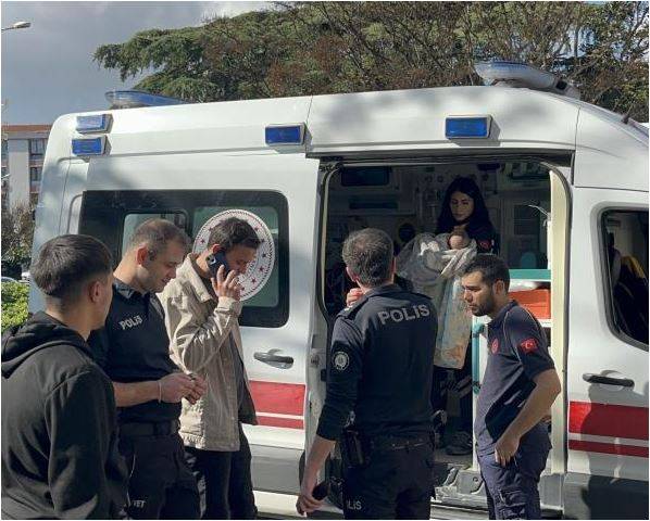 ''Babası Gelip Alacak” Yalanıyla 2 Aylık Bebeği Parkta Bıraktı