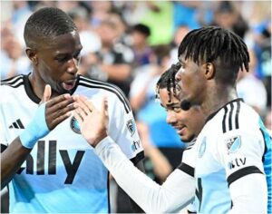 Hem Gol Attı Hem Kırmızı Kart Gördü