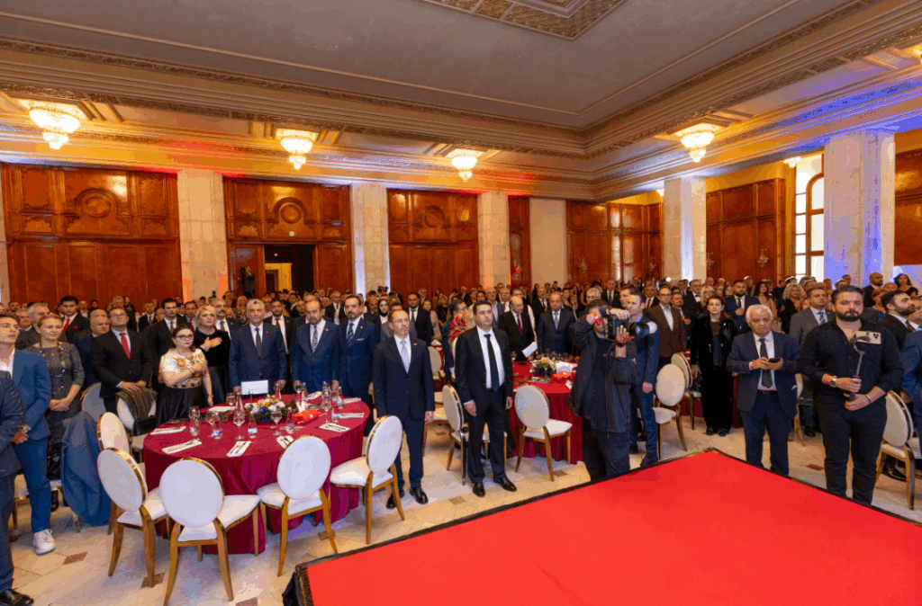 Mehmet Kasım Gülpınar’a “Yılın Belediye Başkanı” Ödülü