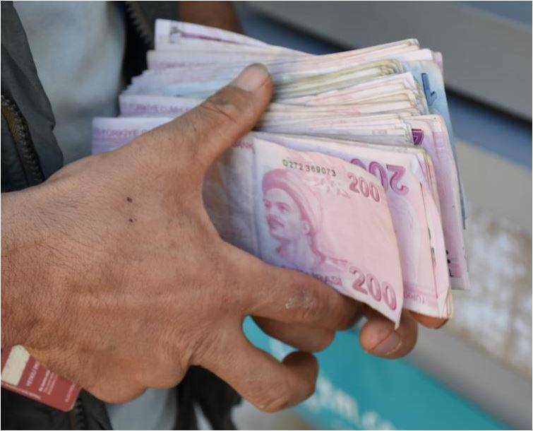 Şanlıurfa'da ATM'de Buldukları Paranın Sahibini Arıyorlar