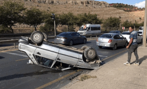 Şanlıurfa’da Otomobil Kontrolden Çıkıp Takla Attı