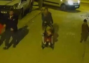 5 yaşındaki Çocuğun Kafasını Önce Arabaya Vurdu Sonra Yere..