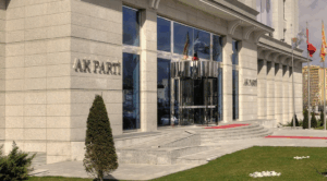 Ak Parti'de Beş İl Başkanı Değişti