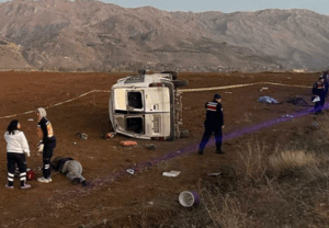 İşçi Servisi Devrildi, 2 Kişi Hayatını Kaybetti