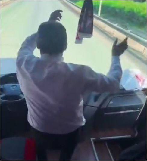 Koltuk Boş Kaldı, Şoför Taraftarla Coştu! Tepkiler Büyük