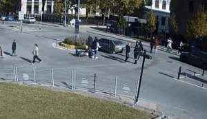 Motosikletli Takla Attı, Önce Fırlayan Ayakkabısını Giydi