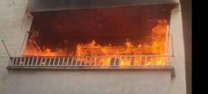 Şanlıurfa'da Alev Alev Yanan Apartman Yürekleri Ağza Getirdi