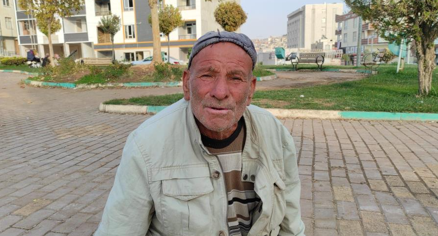 Şanlıurfa'da Engelli Yaşlı Adam Sürünerek Yaşıyor!