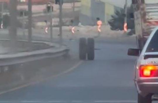 Şanlıurfa'da Kamyonetin Lastiği Fırladı, Sürücü Kazayı Önledi