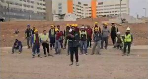 Şanlıurfa'da Maaşlarını Alamayan İşçiler Şantiyede Ayakta!