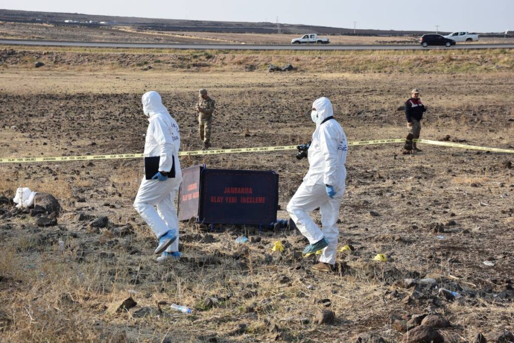 Şanlıurfa’da Yol Kenarında Silahla Vurulmuş Erkek Cesedi Bulundu
