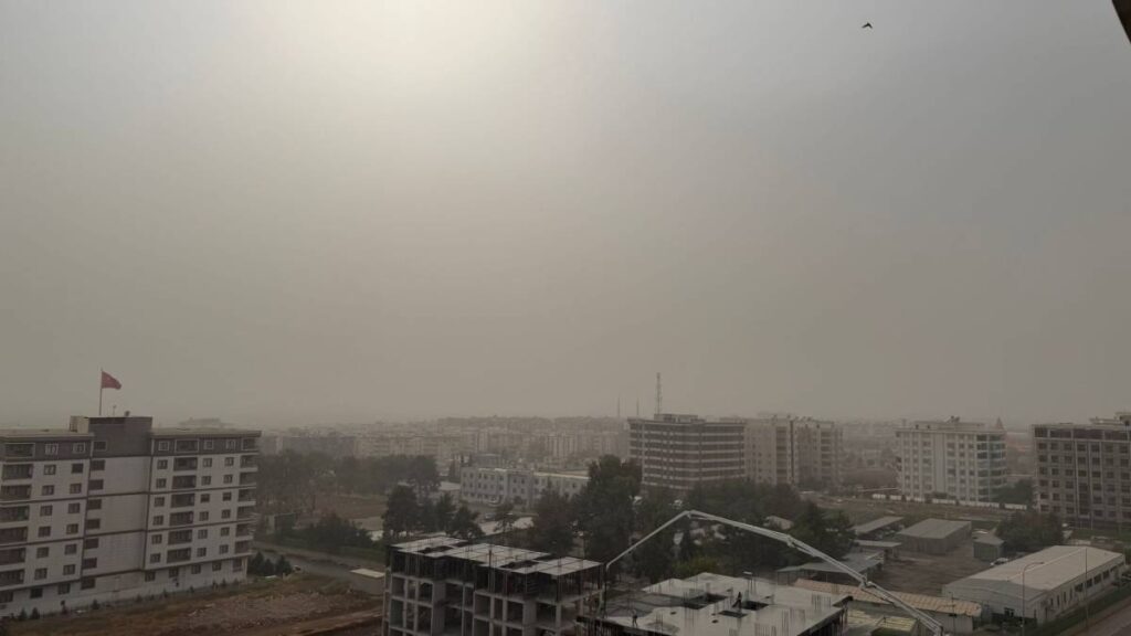 Suriye’den Gelen Toz Şanlıurfa’yı Boğdu: Uzmanlar Alarmda!”