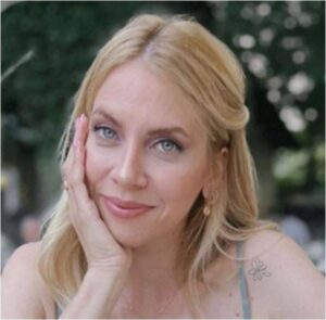 Uzak Şehir'in Yıldızı Bu Kez Aşkla Gündemde!