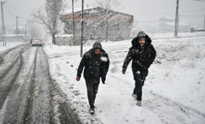 AKOM Saat Verdi: İstanbul’da Kar Yağışı Yeniden Başlıyor