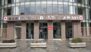 Hakim Baba Savcı Olan Kızını Dövdü!