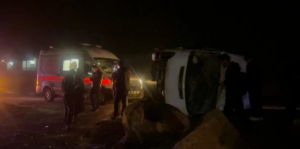 Minibüs Devrildi: İnşaat İşçileri Yaralandı