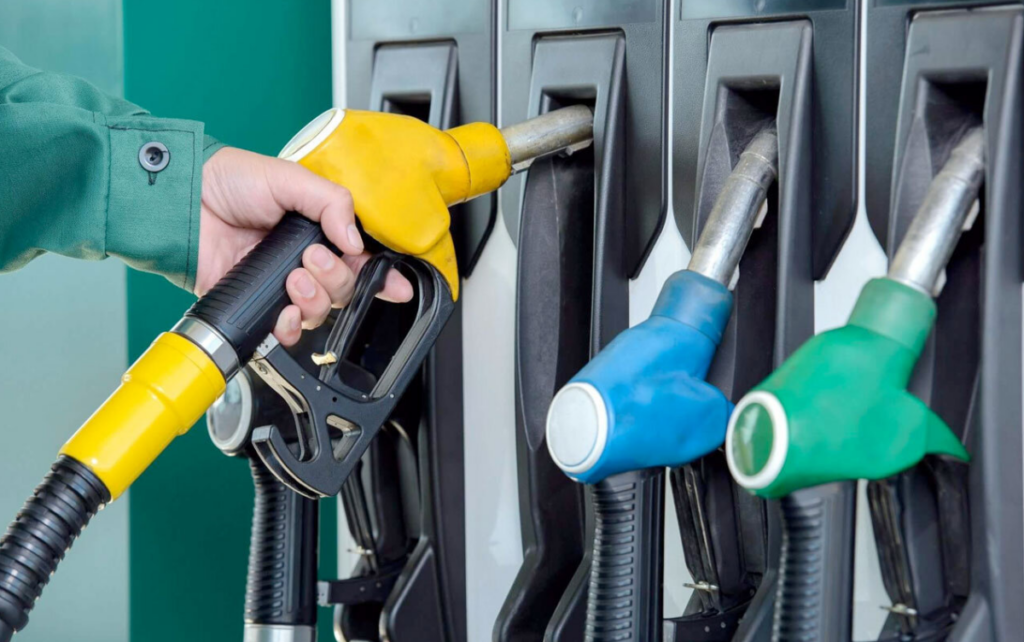 Motorinin Ardından Sıra Benzinde: İndirim Bu Gece