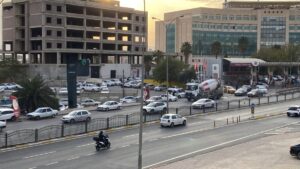 Şanlıurfa’da Beton Mikseri Yolu Felç Etti: Ortada Yıkama!