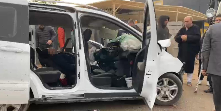 Şanlıurfa’da Kamyonet Kazası: 2’si Çocuk 4 Yaralı