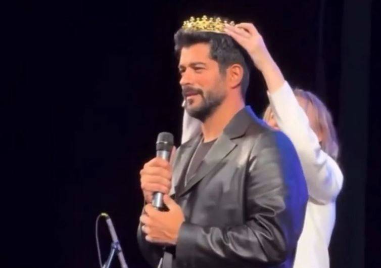 Şok;Burak Özçivit Rusya'da Kral İlan Edildi, 20 Milyon Aldı!