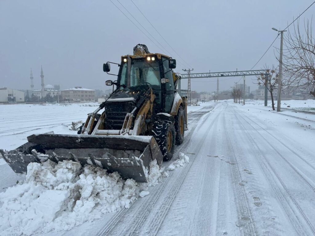 Suruç’ta Kar Seferberliği: Ekipler Gece Gündüz Sahada