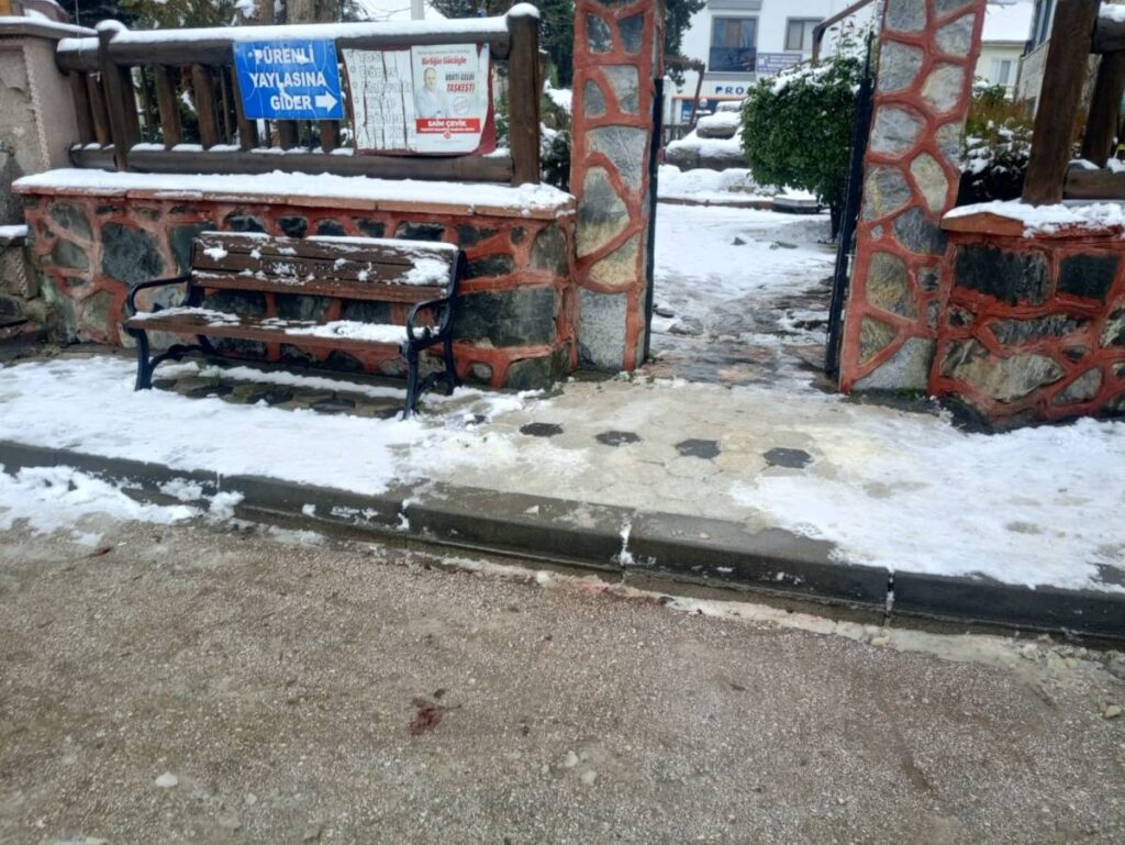 17 Yaşındaki Çocuk, Husumetlisini Silahla Vurda: 2 Gözaltı