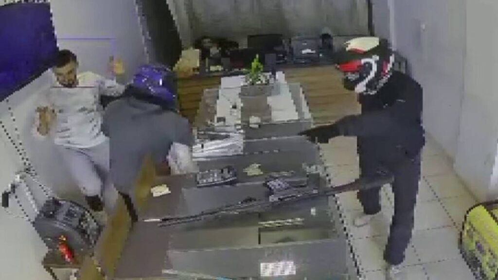 3 Dakikada 22 Milyonluk Vurgun! Film Gibi Soygun Kamerada