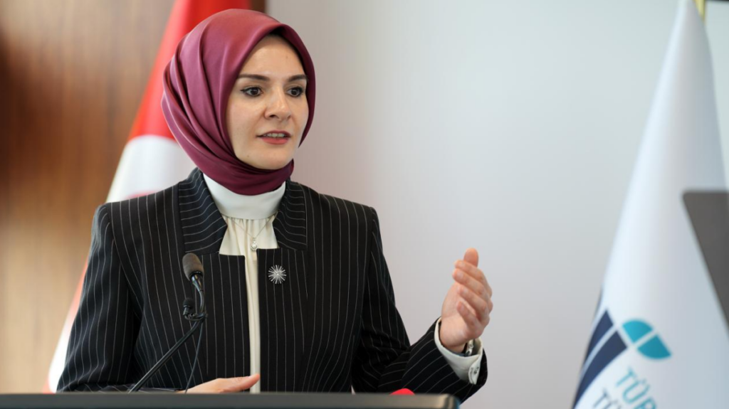 Bakan Göktaş: Şiddete Uğrayan Kardeşimizin Yanındayız