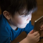 Çocuklara Sosyal Medya Düzenlemesinde Saat Aralığı Ortaya Çıktı