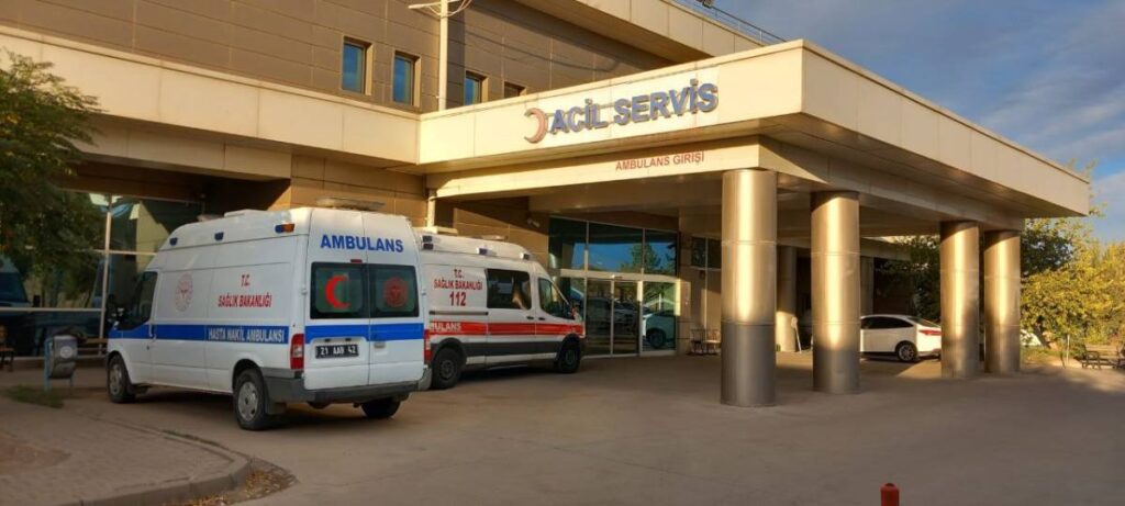 Diyarbakır'da 2'nci Kattan Düşen Velat Öldü