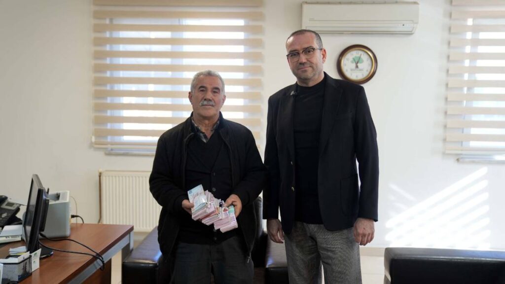 Gaziantep’te Çöpe Atılan 110 Bin TL Belediyece Bulundu