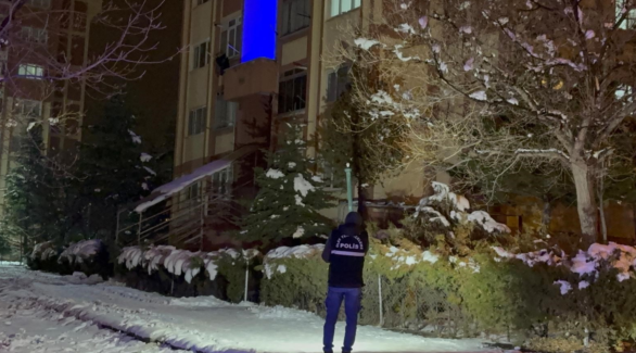 Karnesinde 3 Zayıfı Olan Lise 1 Öğrencisi İntihar Etti