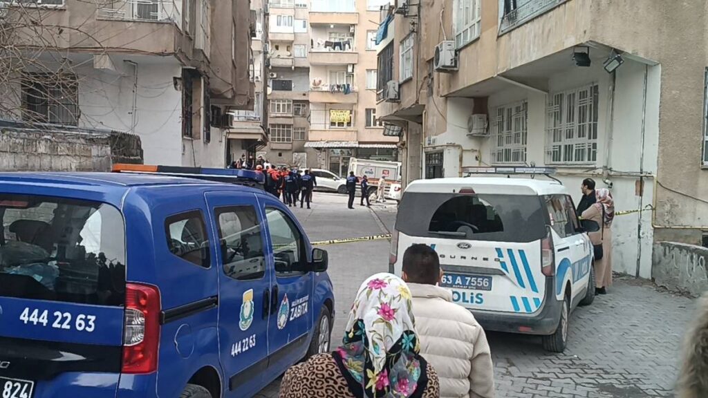 Şanlıurfa'da 15 ailenin yaşadığı bir bina boşaltıldı