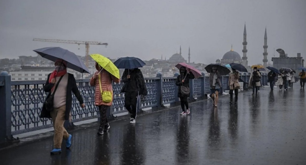 Valilik Uyardı: İstanbul’da Okullar Tatil Edildi