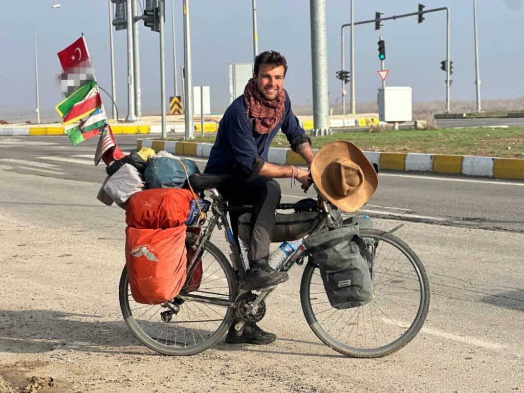 Dünya turundaki İtalyan gezginin Türkiye'deki ilk durağı Şanlıurfa oldu