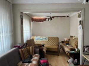 Eskişehir'de ilginç kaza: yaşlı çiftin evi yıkıldı!