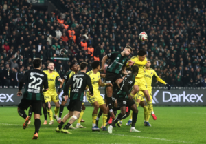 Fenerbahçe Kocaeli deplasmanından galibiyetle ayrıldı!