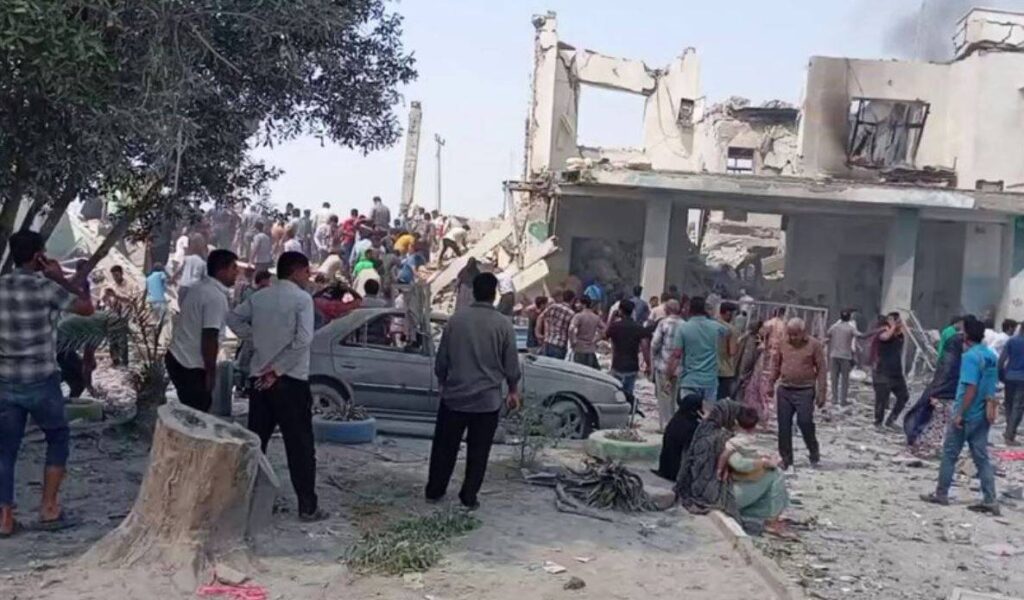 İran'da bir okul vuruldu!