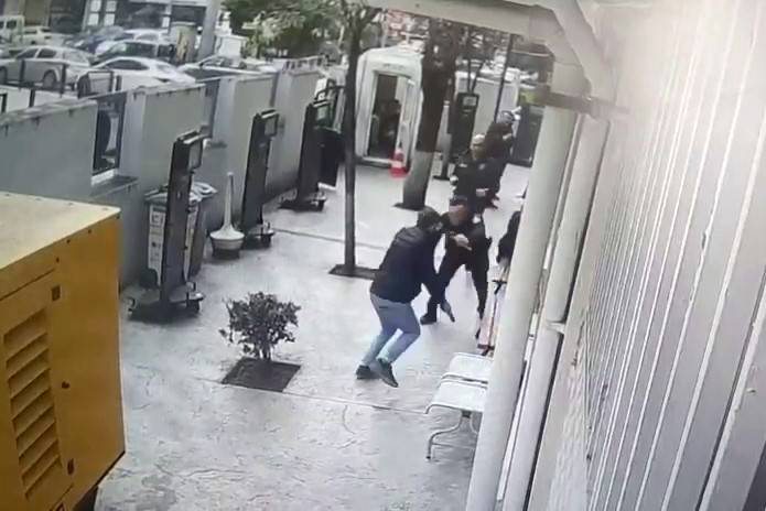 Polis silahı ile intihar etti!