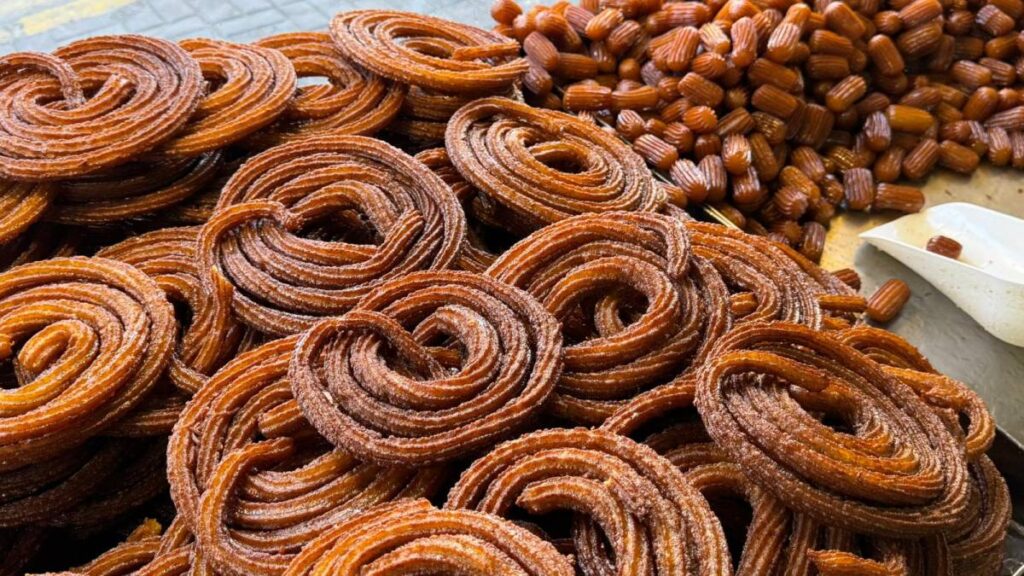 Urfa'da dededen toruna uzanan 20 yıllık lezzet: İftar öncesi 150 kişilik kuyruk!