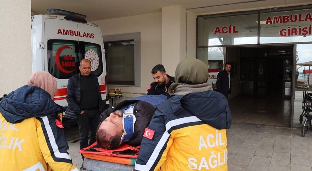 Adıyaman'da otomobil şarampole yuvarlandı!