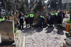 Büyükşehir Belediyesi'nden, bayram öncesi mezarlık bakımı!