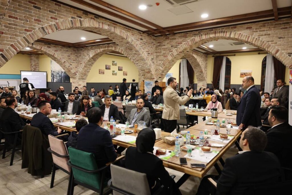 Gülpınar, gençlik meclisi üyeleriyle iftarda buluştu!