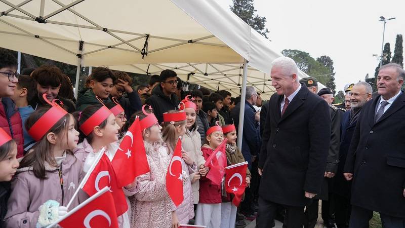 Milli şair İstiklal Marşı'nın kabulünün 105'inci yılında kabri başında anıldı!