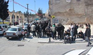 Şanlıurfa'da yüzlerce kişi APP kuyruğunda!