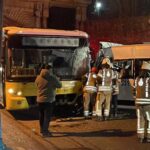 Servis minibüsü ile İETT otobüsü kafa kafaya çarpıştı!