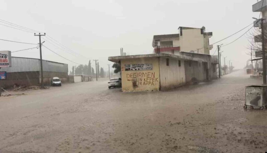 Urfa’da dolu yağışı hayatı olumsuz etkiledi!