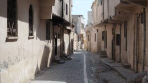 Urfa'da tarihi sokaklar büyükşehir ile aydınlatılacak!