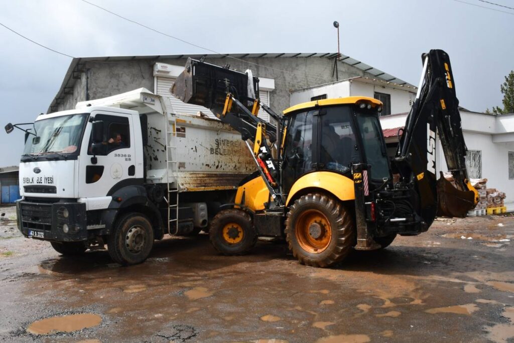 Urfa'da tonlarca bozuk tavuk ele geçirildi!
