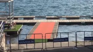 Adana’da boğulma tehlikesi geçiren genç hastaneye kaldırıldı!